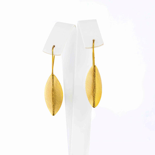 Pendientes hojas dorados